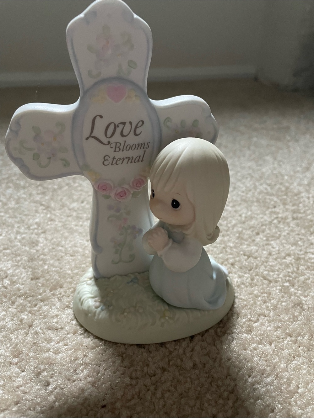 Precious Moments 1995 Love Blooms Eternal Cross Figurine